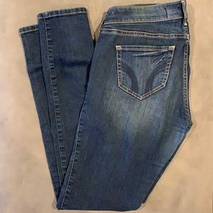 Hollister Size 5 Skinny Dark Wash Jeans